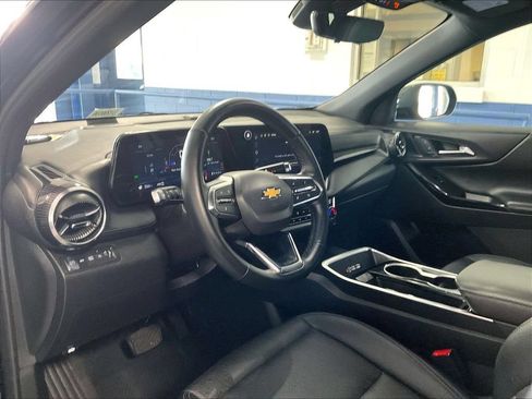 Used 2025 Chevrolet Equinox LT w/ Convenience Package II AWD/4WD image 8