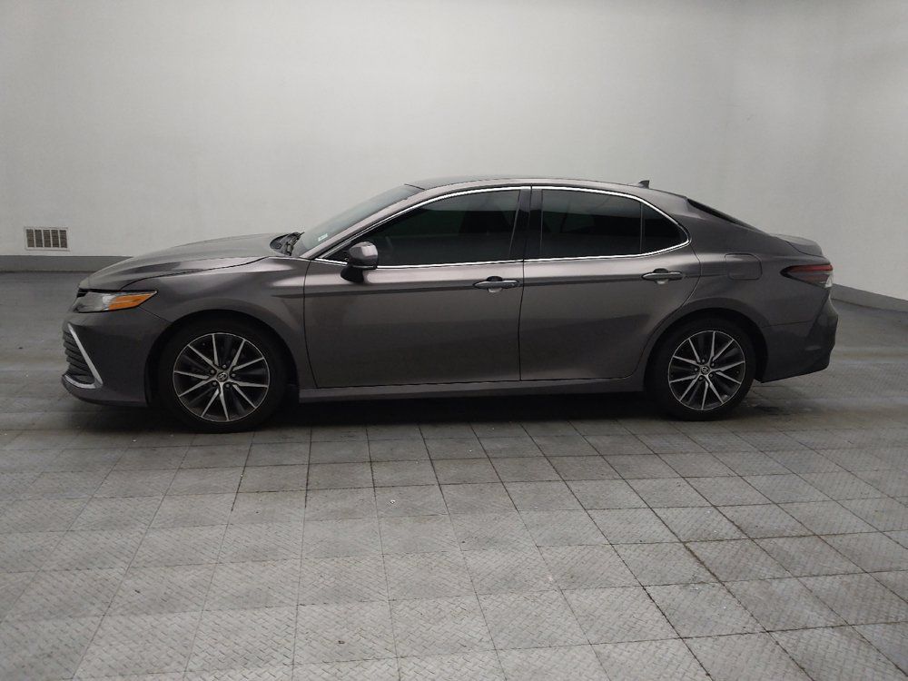 Used 2021 Toyota Camry XLE w/ Navigation Package FWD image 2
