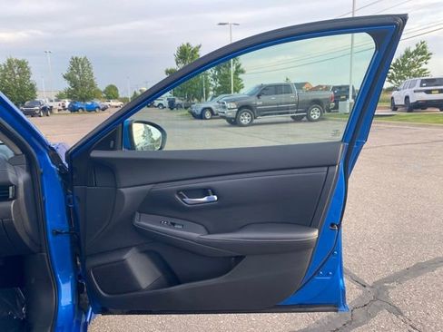 Used 2021 Nissan Sentra SV FWD image 30