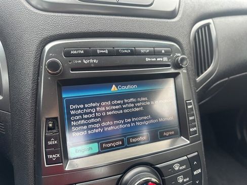 Used 2011 Hyundai Genesis 2.0T image 24