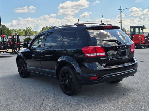 Used 2019 Dodge Journey SE w/ Connectivity Group FWD image 5
