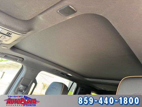 Used 2024 GMC Yukon XL AT4 w/ AT4 Premium Plus Package AWD/4WD image 32