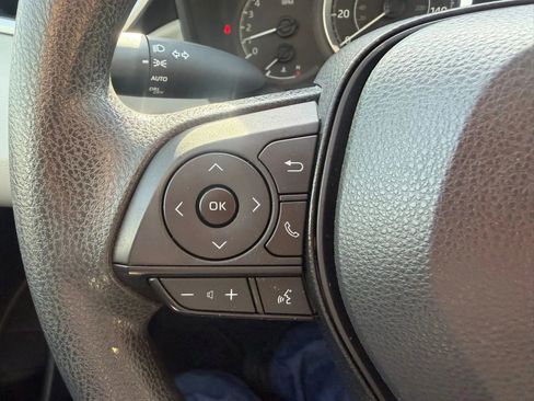 Used 2022 Toyota Corolla LE FWD image 13