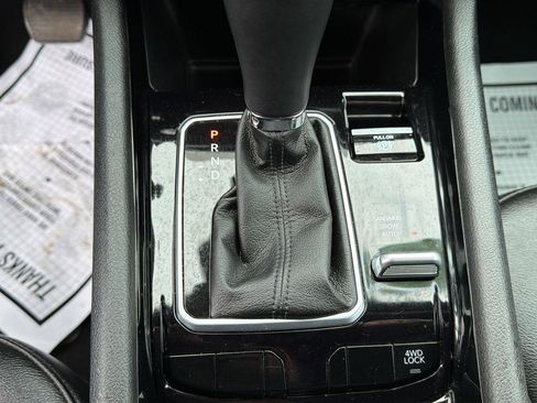 Used 2023 Jeep Compass Limited image 19