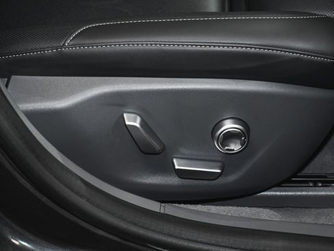 Used 2024 Lucid Air Grand Touring image 57