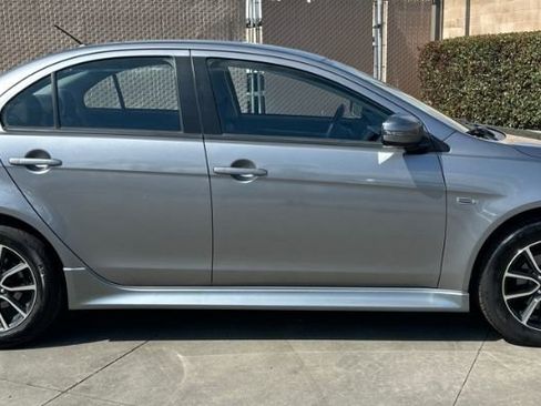Used 2017 Mitsubishi Lancer Sedan image 3
