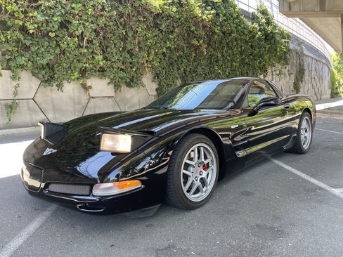 Used 2003 Chevrolet Corvette Z06 w/ Memory Package, 3 Drivers RWD image 9