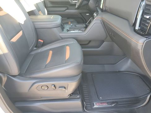 Used 2024 GMC Sierra 2500 AT4 w/ AT4 Premium Plus Package image 16
