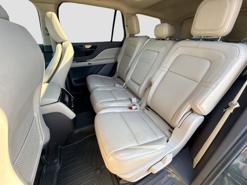 Used 2022 Lincoln Aviator Reserve w/ Elements Package Plus image 23