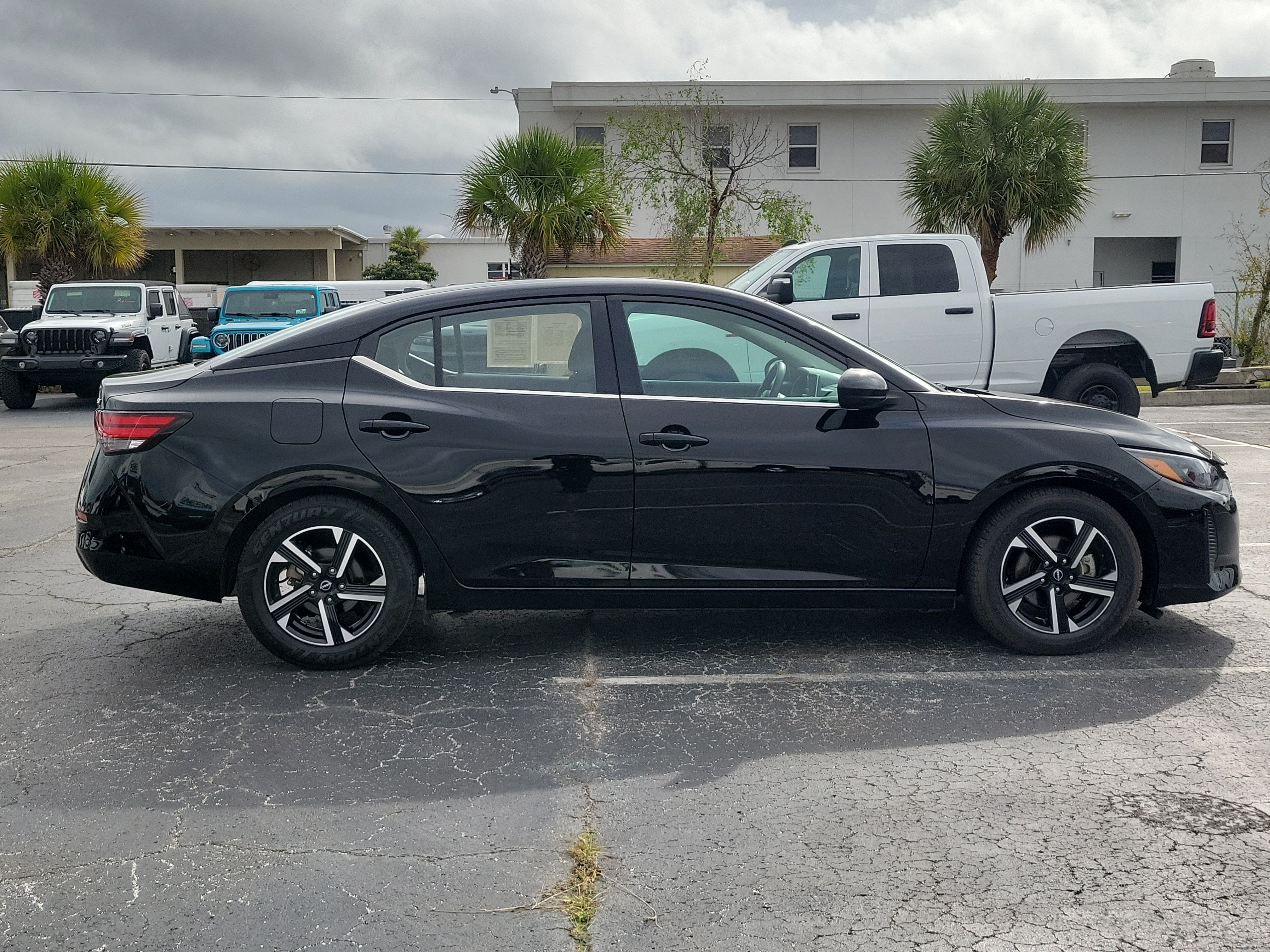 Used 2024 Nissan Sentra SV FWD image 8