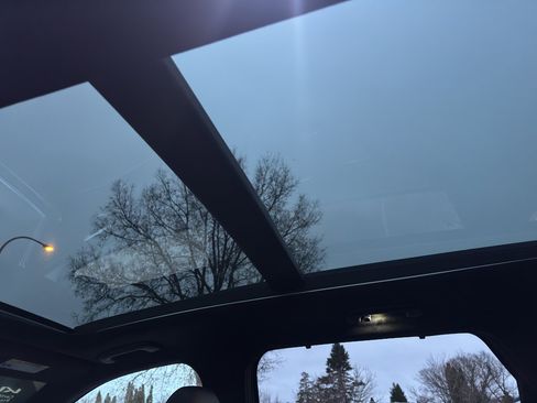 Used 2024 Kia Sorento SX Prestige image 16