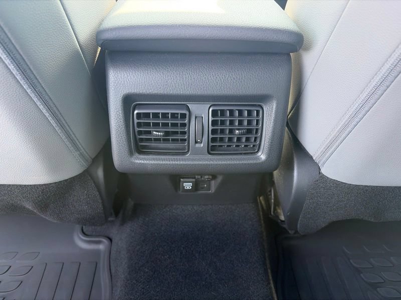 Used 2025 Toyota Camry SE w/ Convenience Package AWD/4WD image 16