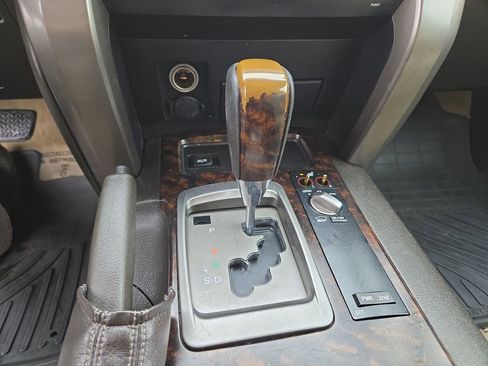 Used 2009 Toyota Land Cruiser image 19