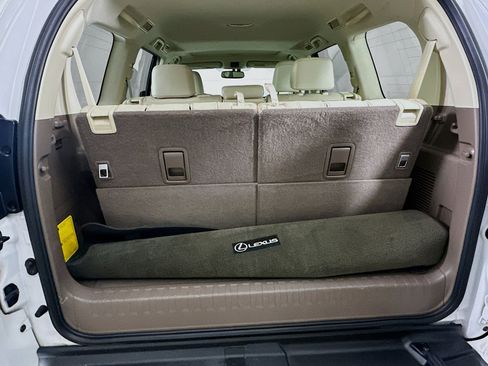 Used 2018 Lexus GX 460 Premium w/ Premium Package image 30