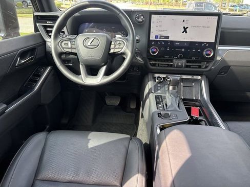 Used 2024 Lexus GX 550 AWD/4WD image 18