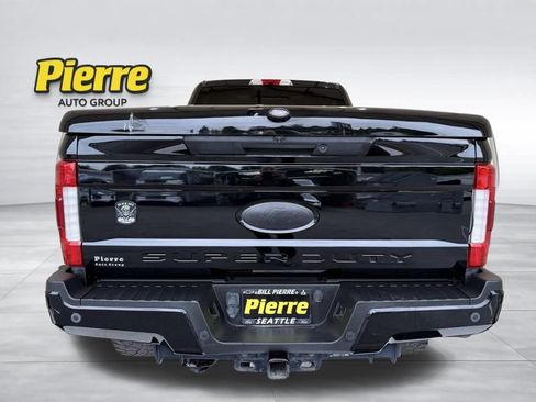 Used 2019 Ford F250 Lariat w/ Lariat Ultimate Package AWD/4WD image 3