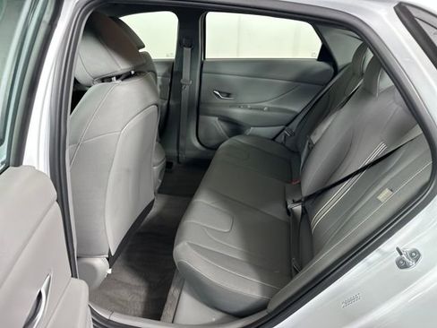 Certified 2024 Hyundai Elantra SEL image 25