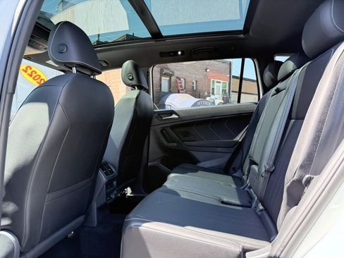 Used 2022 Volkswagen Tiguan SE R-Line AWD/4WD image 19