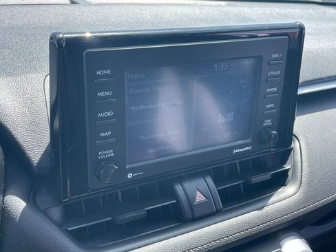 Used 2020 Toyota RAV4 XLE w/ Carpet Mat Package FWD image 8