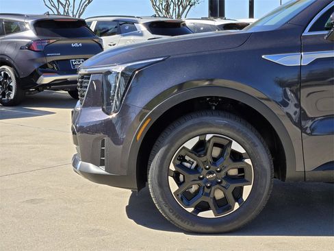 New 2026 Kia Sorento S image 5