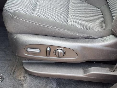 Used 2023 Chevrolet Traverse LT AWD/4WD image 4