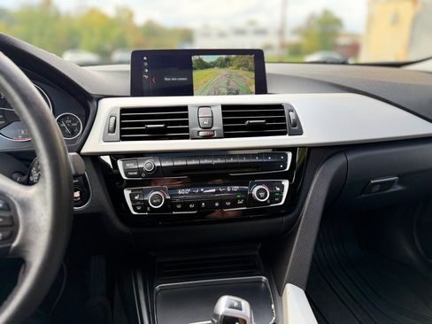 Used 2018 BMW 320i xDrive Sedan image 38