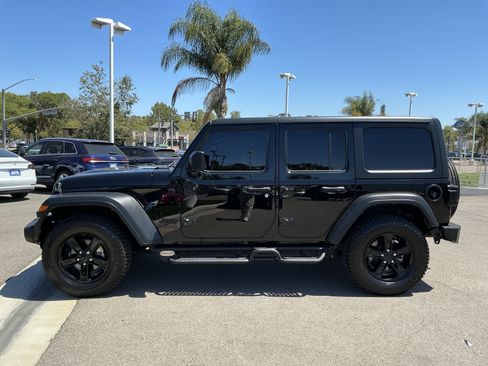 Used 2021 Jeep Wrangler Unlimited Sport AWD/4WD image 2