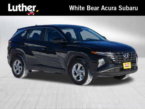Used 2023 Hyundai Tucson SE image 1