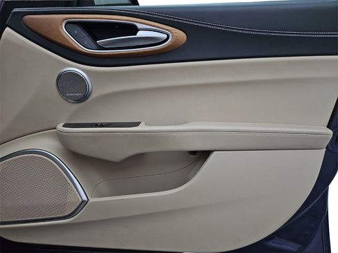 Used 2018 Alfa Romeo Giulia Ti w/ Quick Order Package 22X Lusso image 28