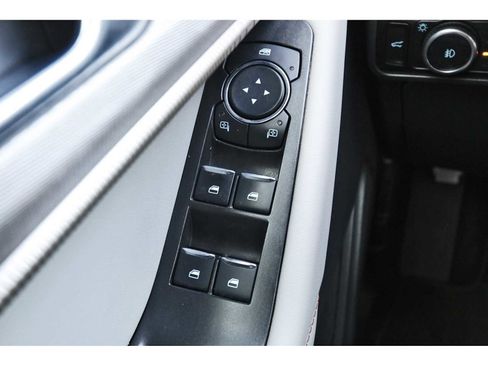 Used 2025 Ford Explorer Active w/ Active Comfort Package image 21