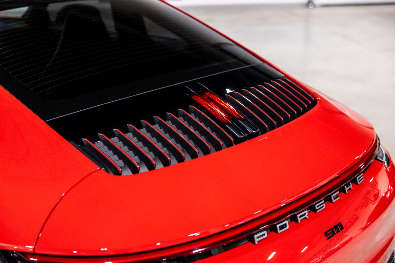 Used 2024 Porsche 911 Carrera RWD image 15