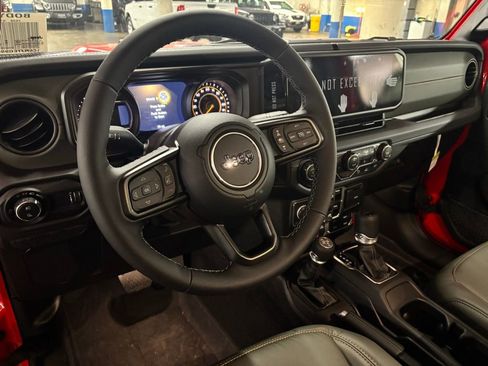 New 2025 Jeep Gladiator Mojave image 10