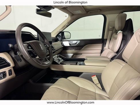 Used 2024 Lincoln Navigator Reserve AWD/4WD image 32