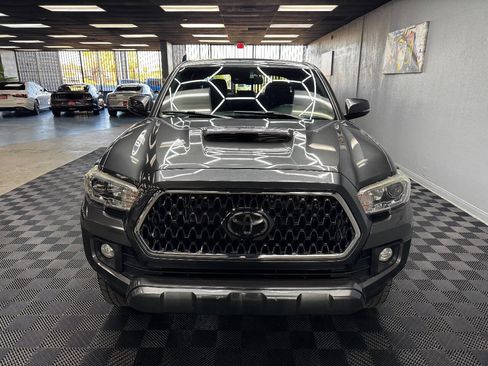 Used 2018 Toyota Tacoma TRD Sport image 5