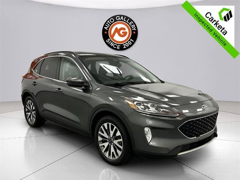 Used 2020 Ford Escape Titanium image 1