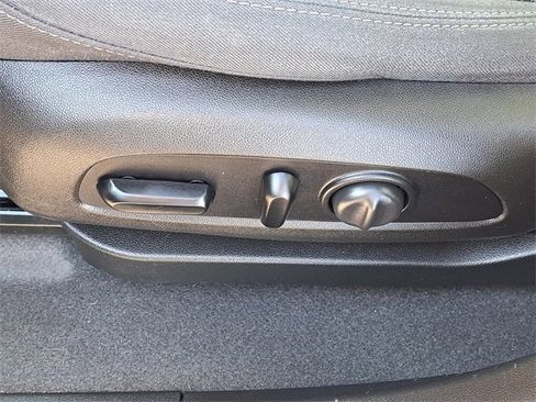 Used 2022 Chevrolet Bolt LT image 8