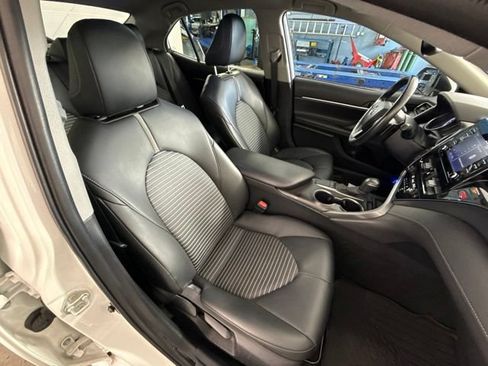 Used 2023 Toyota Camry SE w/ Convenience Package FWD image 28