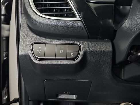 Used 2025 Kia Seltos S FWD image 25