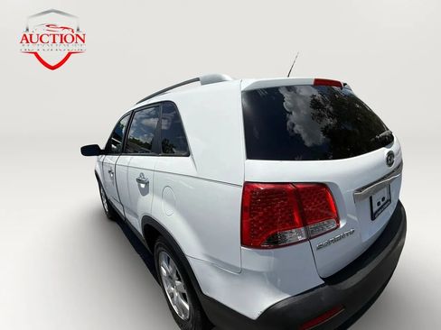 Used 2013 Kia Sorento LX AWD/4WD image 7