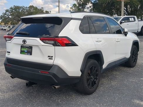 Used 2020 Toyota RAV4 XLE image 5