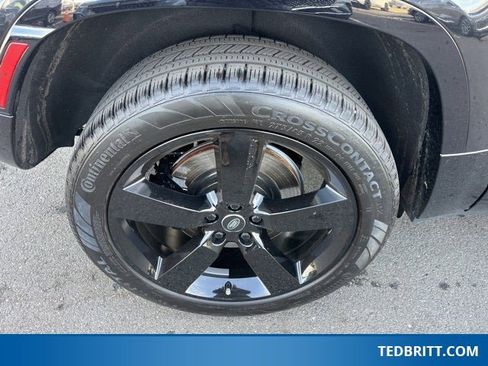 Used 2024 Land Rover Defender 90 V8 image 11