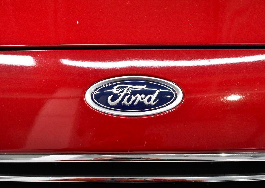 Used 2020 Ford Fusion SEL FWD image 11