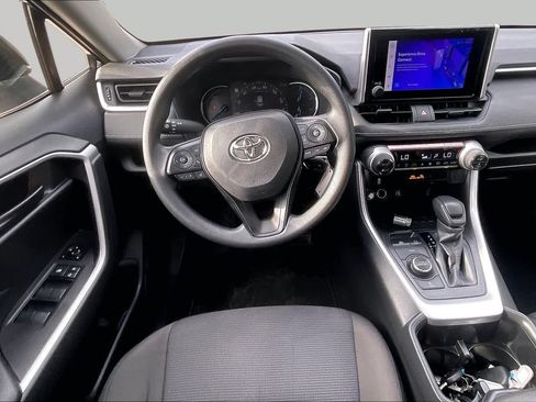 Used 2025 Toyota RAV4 LE AWD/4WD image 4