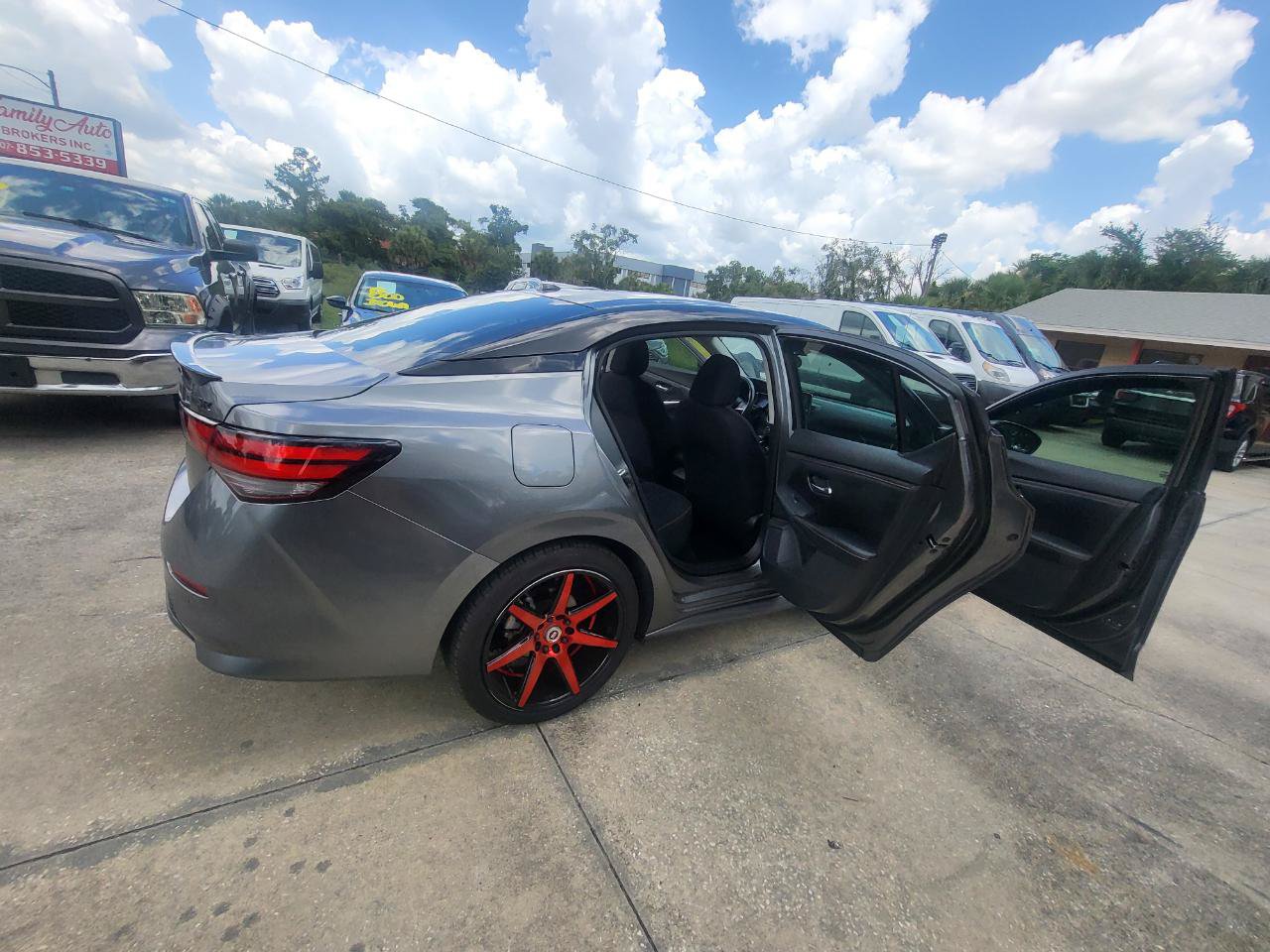 Used 2021 Nissan Sentra SR FWD image 53