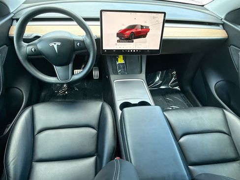 Used 2022 Tesla Model Y Performance AWD/4WD image 16