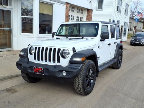 Used 2020 Jeep Wrangler Unlimited Sport image 2
