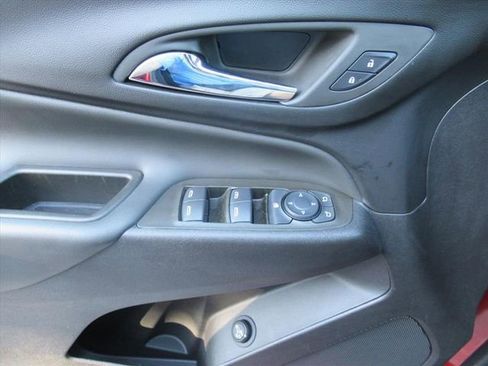 Used 2024 Chevrolet Equinox LT FWD image 19