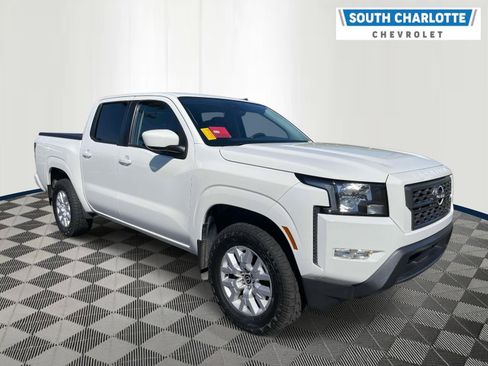 Used 2022 Nissan Frontier SV AWD/4WD image 3