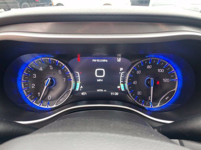 Used 2026 Chrysler Pacifica Select FWD image 29