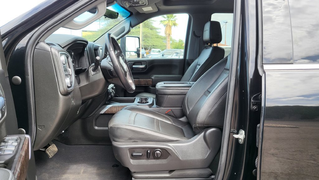Used 2021 GMC Sierra 2500 Denali w/ Denali Black Diamond Edition AWD/4WD image 25